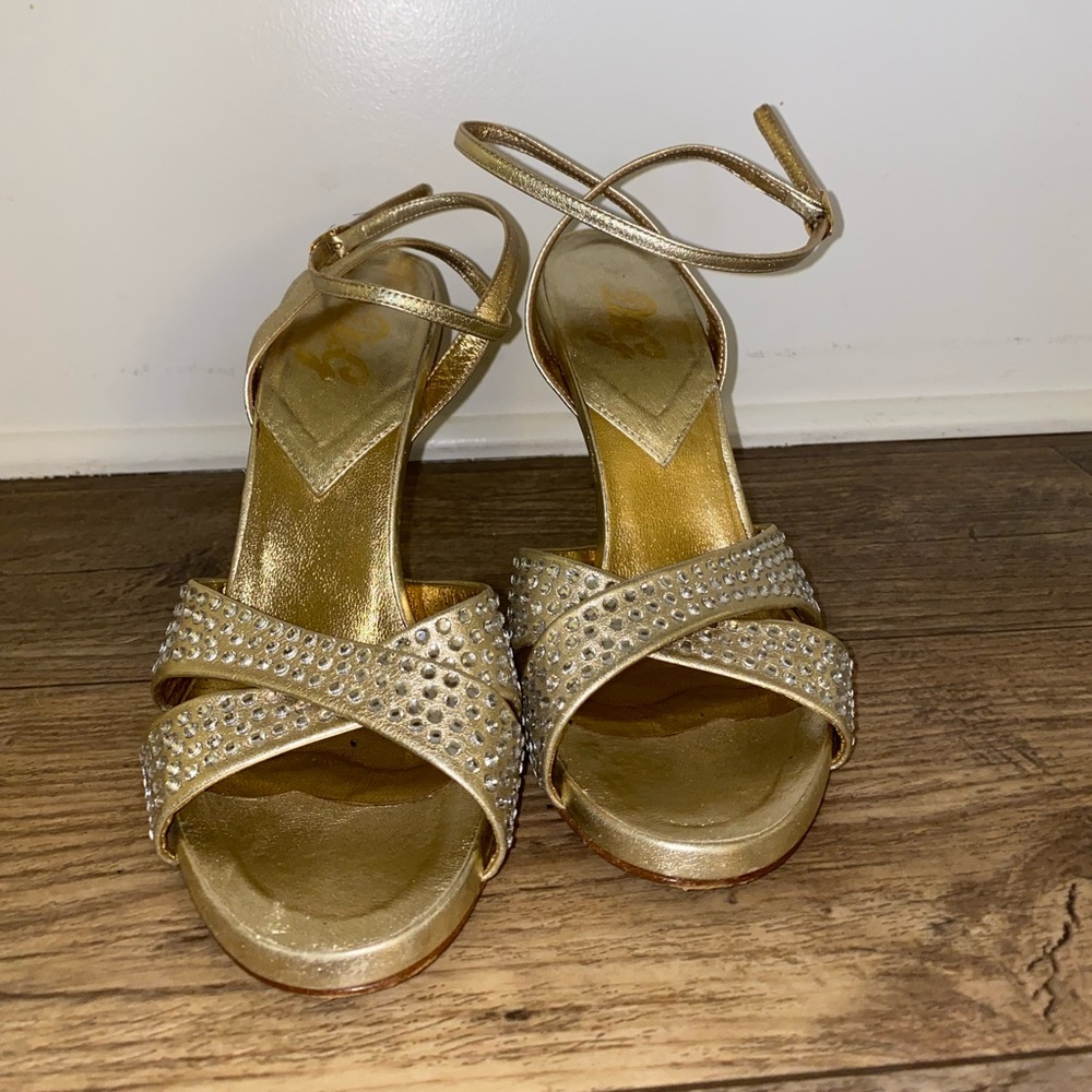 Size 39 (US 9) Vintage Dolce & Gabbana Heels
